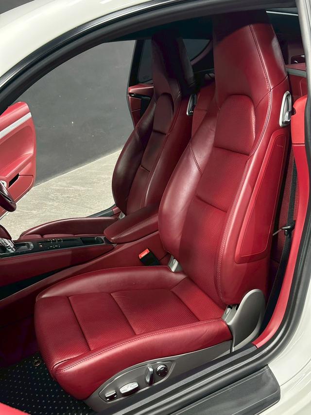 Porsche 718 Cayman 2.0 12