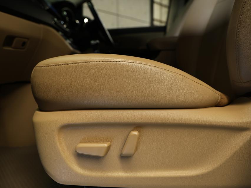 2018 Kia GRAND CARNIVAL 2.2 (ปี 15-20) SXL Wagon AT รูปที่ 16