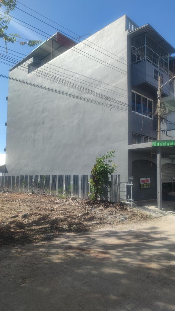 ขายถูก ตึกแถว 3ชั้นครึ่ง ห้องมุม 28.2 ตรว.ถนน คฑาธร ใกล้รพ.ราชบุรี lotus 2