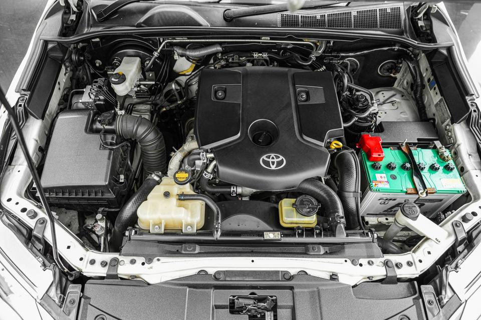 2016 TOYOTA FORTUNER 2.4 V 4WD SUV สีขาว ไมล์ 165303 กม. 20