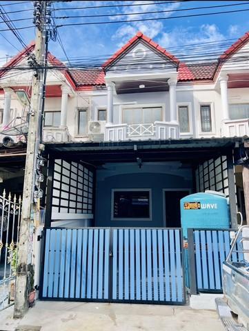 ทาวน์เฮ้าส์ 2 ชั้น รีโนเวทใหม่ สไตล์มินิมอล หมู่บ้านทิพย์มงคล 1 ซอยวัดหนามแดง-บางพลี ลดราคาพิเศษ 350,000 บาท! 1