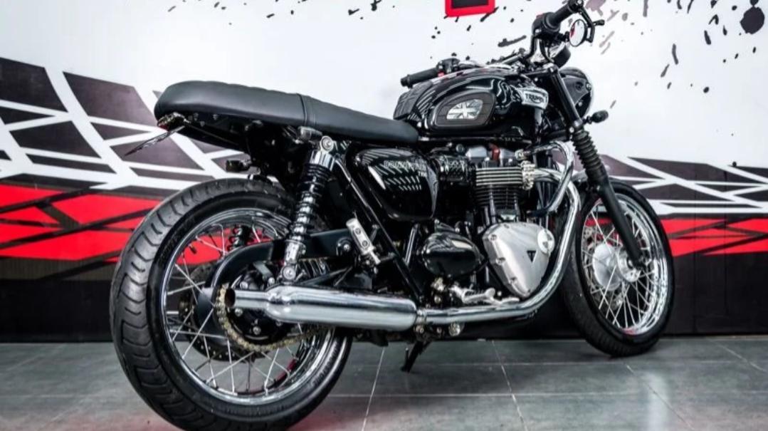 Triumph T100 สีดำสวย 2