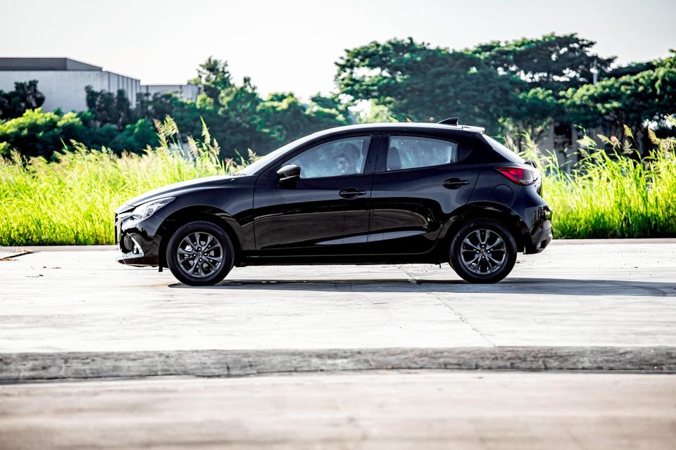 Mazda2 1.3 HighConnect Sport ปี 2017 สีดำ 10