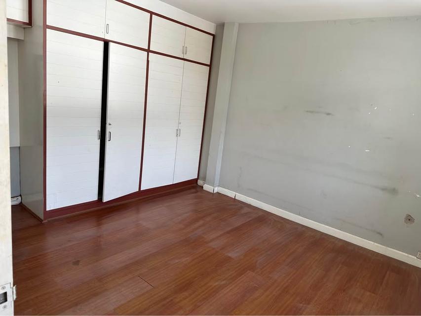 ด่วน [ขาย]  ที่ดินทำเลทอง สุขุมวิท 71 ใกล้ BTS พระโขนง ขนาด 77 ตร.วา หน้ากว้าง 18 ม. พร้อมบ้าน 2 ชั้น (ทุบฟรี) 7