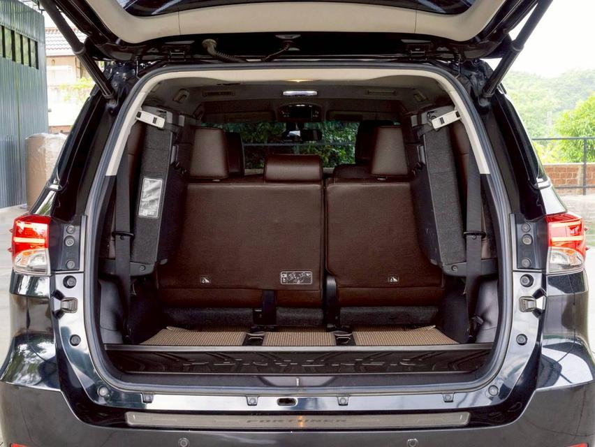 Toyota fortuner 2.4V ปี 2019 14