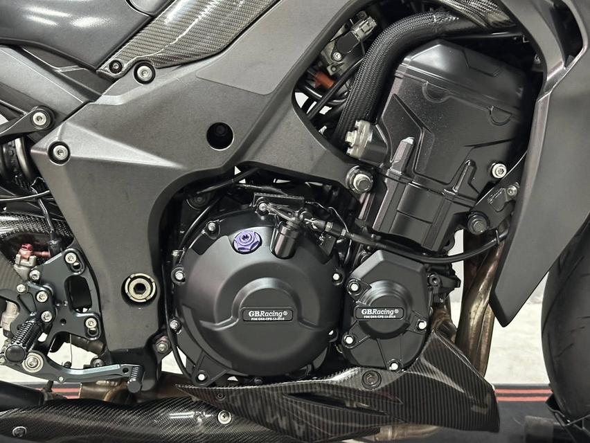 Z1000 ราคาเร้าใจแต่งเป็นแสน คุ้มจบพร้อมหล่อ 10