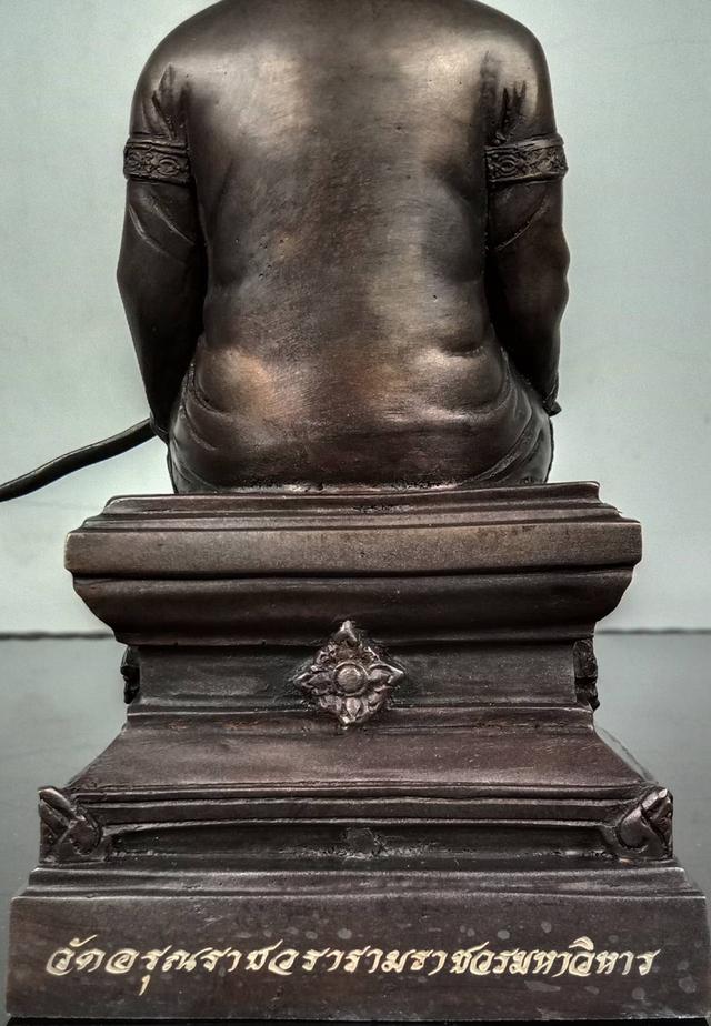 481.พระบรมรูปหล่อสมเด็จพระเจ้าตากสินมหาราช ทรงประทับนั่งบัลลังก์ รูปที่ 11