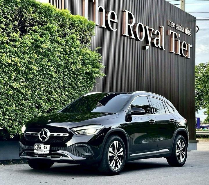 มือเดียว วิ่งน้อย ไมล์ 40,xxx km  Benz GLA 200 Progressive (โฉมใหม่ล่าสุด)  ปี 2021 จด 23 สภาพใหม่มากๆ 