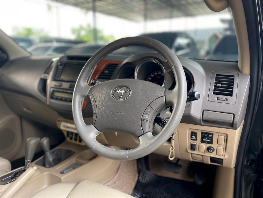 TOYOTA FORTUNER 3.0V 4WD 2010  9