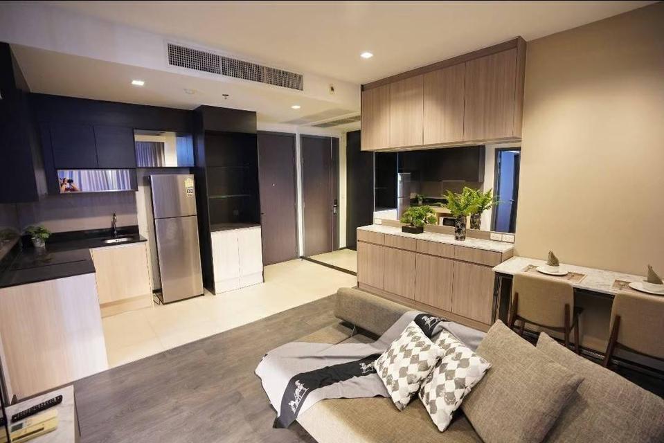 Sale /rent Edge Sukhumvit 23 1 bedroom 2 bathroom 25th floor 42 sqms. Fully furnished Sale 9.9 million baht Rent 35,000 Baht(1,100 USD) 7
