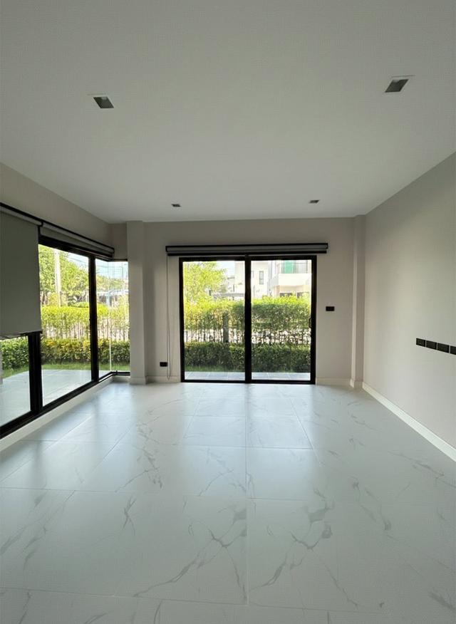 Single House for Sale, Venue Id Motorway Rama 9 17