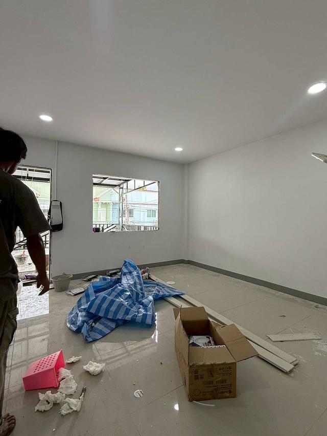 หมู่บ้านอมาตย์วิลล่า 11