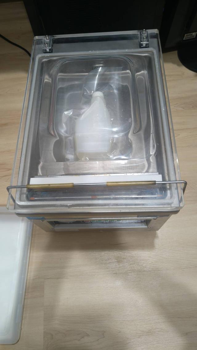 เครื่องซีลสูญญากาศ น DZ260 ซึ่งใช้สำหรับดูดอากาศออกจากบรรจุภัณฑ์เพื่อยืดอายุการเก็บรักษา รูปที่ 6