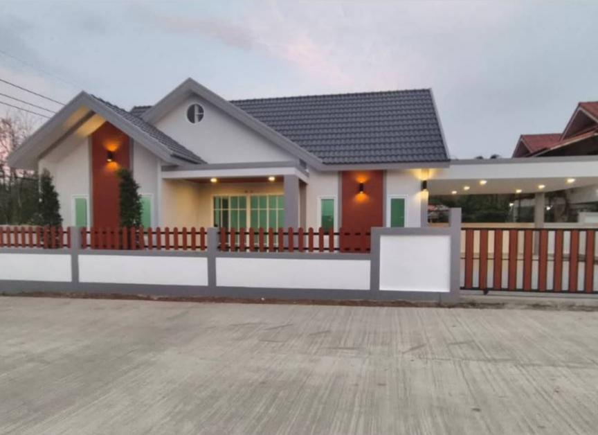 บ้านเดี่ยว ชั้นเดียว มีห้องครัว ห้องโถง 2 ห้องนอน 2ห้องน้ำ 2จอดรถ52ตารางวา 1