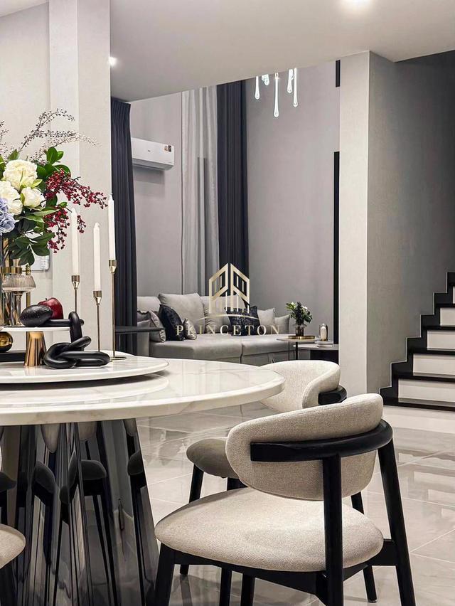 Luxury English-Style Detached House The City Bangna 2 5