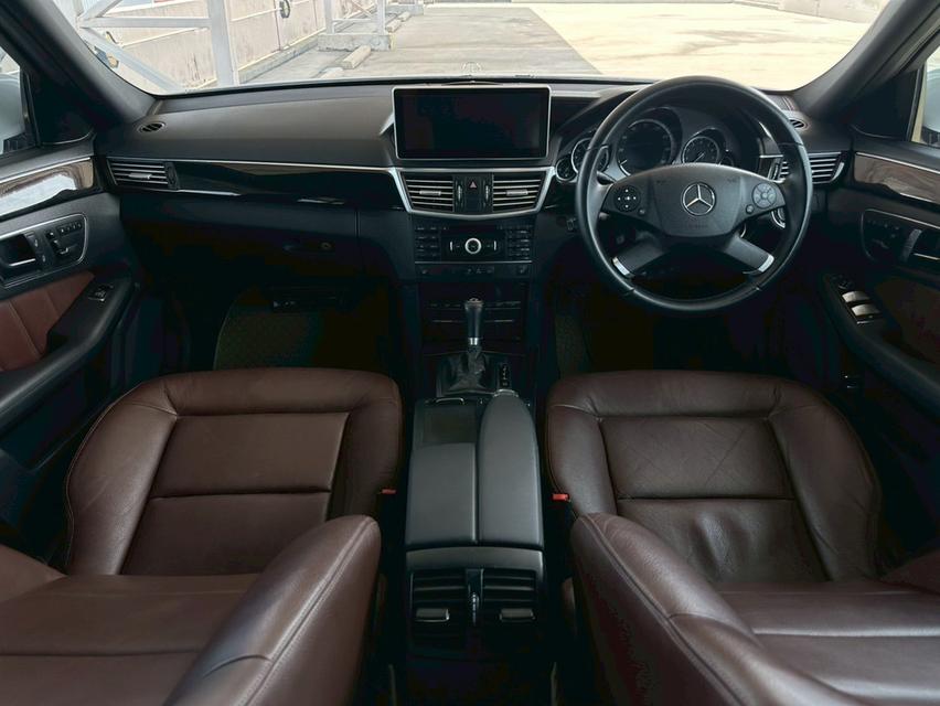 MERCEDES-BENZ E200 CGI Saloon (W212)1.8L Turbo 7G-Tronic BlueEfficiency 14