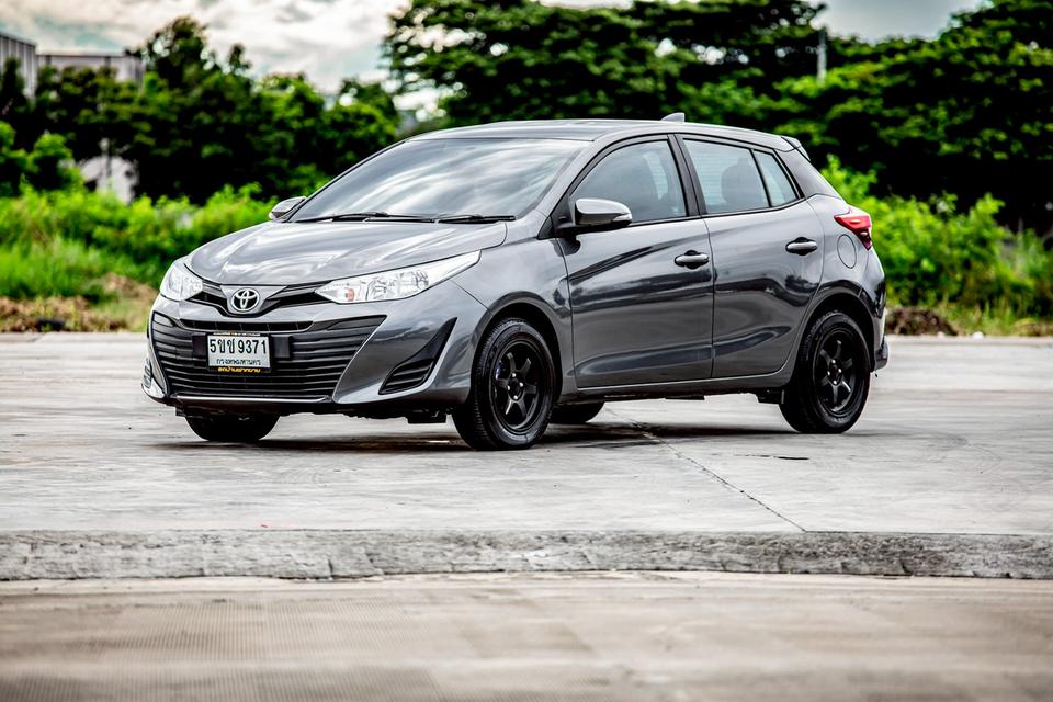 Toyota Yaris 1.2 Entry ปี 2017 สีเทา  11