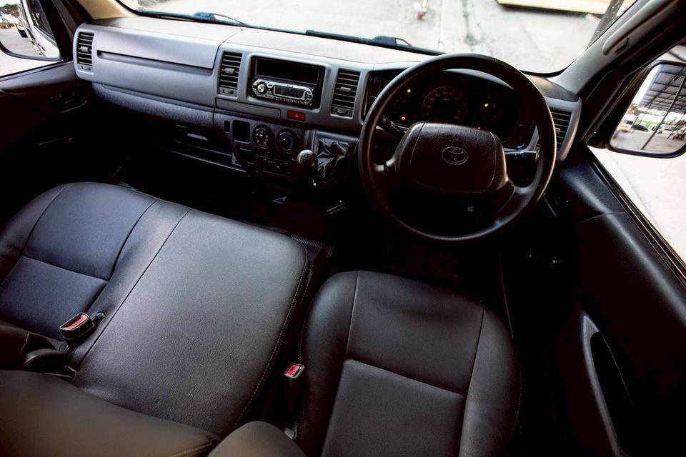 Toyota Hiace 2.5 ดีเซล M/T โม่งน้อย ปี 2007 สีขาว 13