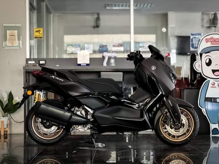 Yamaha Xmax สีดำ 2