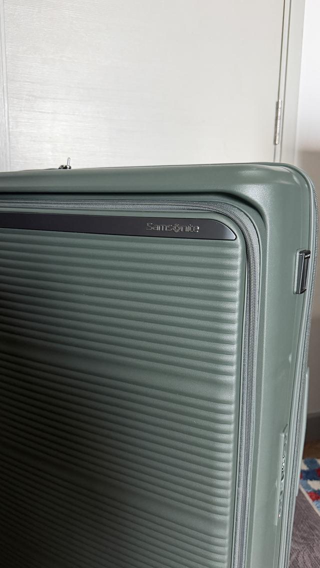กระเป๋าเดินทาง Samsonite Paralux