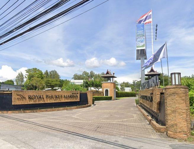 ให้เช่าคอนโดหรู Royal Phuket Marina ( รอยัล ภูเก็ต มารีน่า ) วิวสระว่ายน้ำ อาคาร MC3 ชั้น 2 ห้องใหญ่ 229 ตร.ม. ทำเลติดท่าเรือภูเก็ต 13