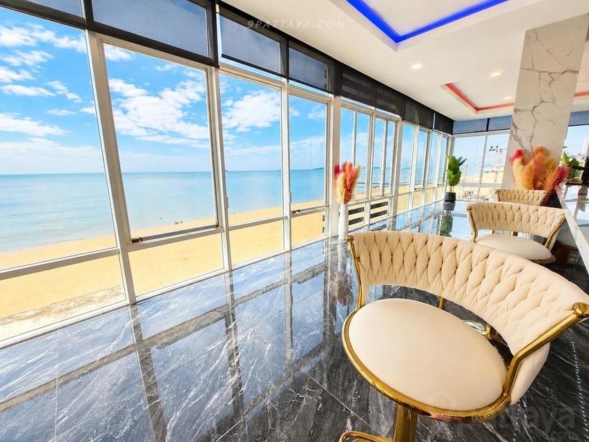 For Rent 200sqm — Luxury Beachfront Condo at Musselana Jomtien condo on Jomtien Beach with direct beach access. Just 0 steps to the sea 3