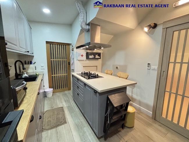 ขายบ้านเดี่ยวหลังมุม บิวท์อินทั้งหลัง มบ.พิมนารา ศรีนครินทร์-บางนา 62.6ตร.ว. 4นอน 3ห้องน้ำ มีห้องเมด+ห้องน้ำแยกเป็นสัดส่วน ราคา 11.5 ล้าน 14