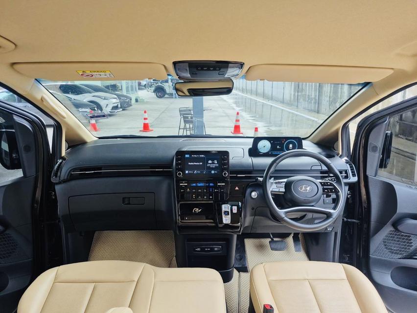 เพียง 20,000 กิโล HYUNDAI STARIA SEL รถสวย โทร.0922639576 เอ๋ 13