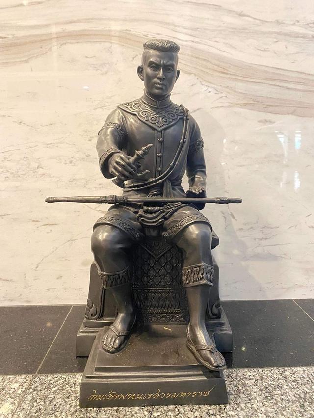 เปิดบูชา พระนเรศวรมหาราช หน้าตัก 9นิ้ว เนื้อทองเหลืองรมดำ องค์ใหญ่ ปี 2552 ปลุกเสกพิธีใหญ่ จัดสร้างโดย ม.นเรศวร จังหวัดพิษณุโลก รูปหล่อองค์สมเด็จพระน