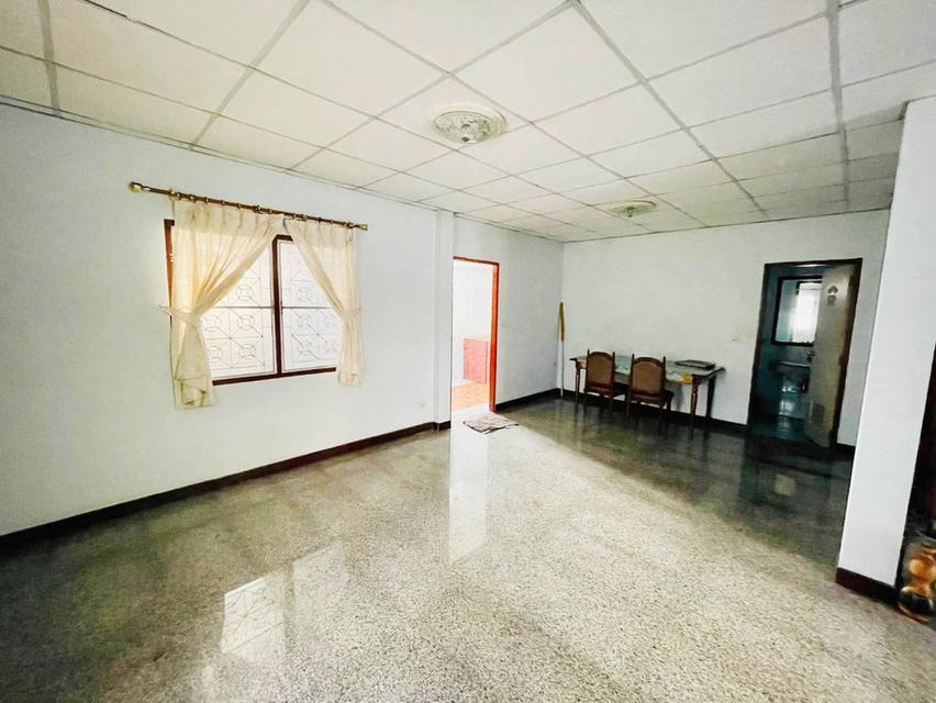 บ้านเช่าเลี้ยงสัตว์ได้ หมู่บ้านศุชญา ซอยรังสิต–นครนายก 85 คลอง 4 ปทุมธานี ค่าเช่า11,000 บ./ด. บ้านเดี่ยว 2 ชั้น พื้นที่ 55 ตร.ว. 12