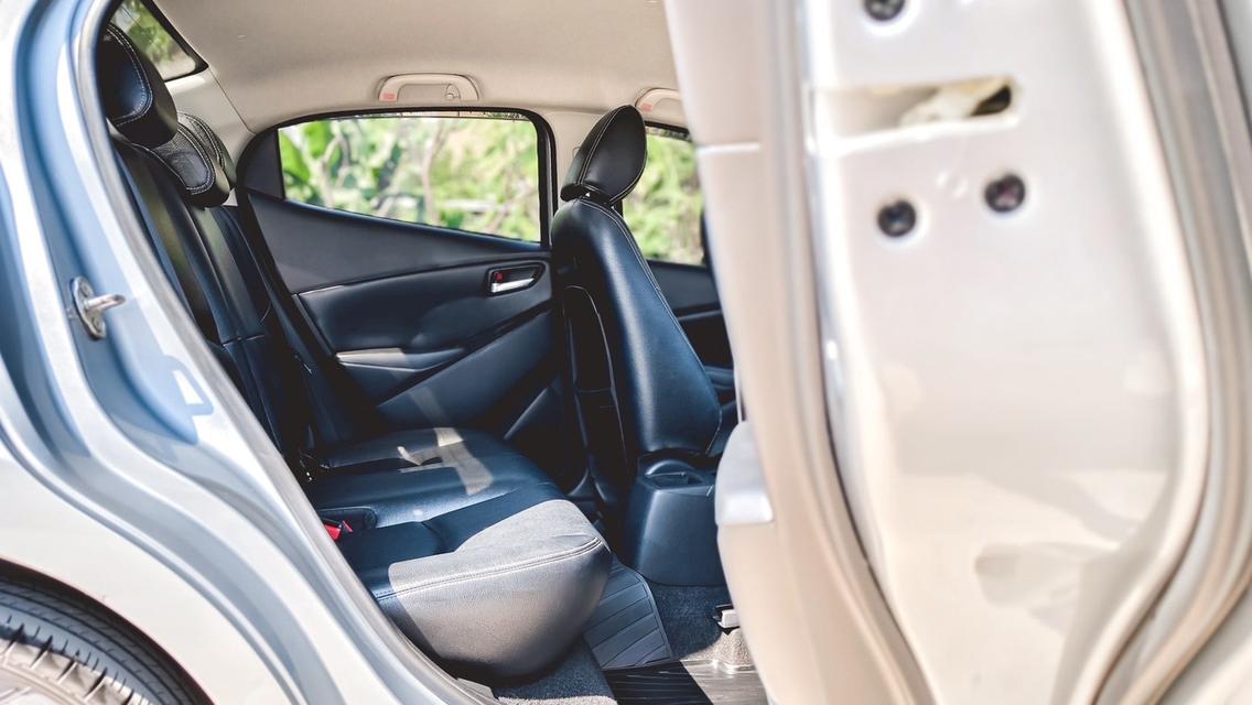 MAZDA 2 Sedan 1.3S Skyactiv-G 6A/T ปี 2020 จด 2021 รูปที่ 17