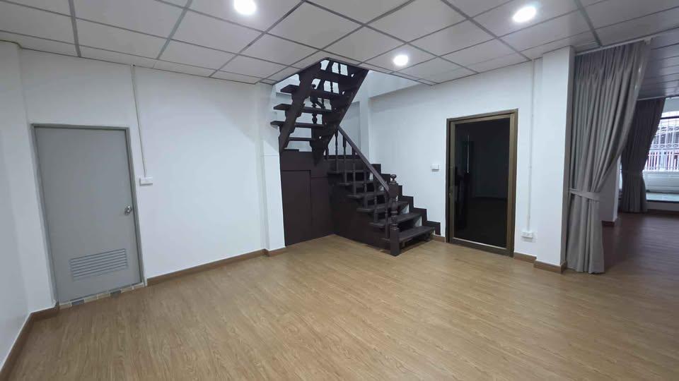 เช่าบ้าน นาคนิวาส 44 ลาดพร้าว หมู่บ้าน ระเบียงทอง 4 7