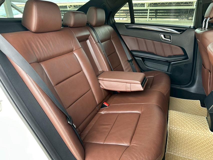 MERCEDES-BENZ E200 CGI Saloon (W212)1.8L Turbo 7G-Tronic BlueEfficiency 15