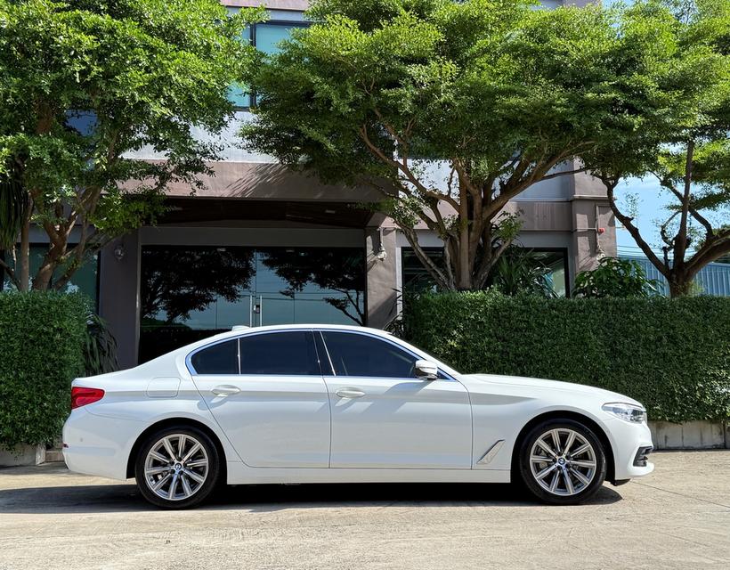 2020 BMW SERIES 5 G30 รถมือเดียวป้ายแดง รถออกศูนย์ BMW THAILAND รถวิ่งน้อยเพียง 80,000 กม เข้าศูนย์ตลอด รถไม่มีอุบัติเหตุครับ รูปย่อยที่ 2