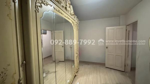 ขายทาวน์โฮม 3 ชั้น ซอยนวมินทร์ 45 หมู่บ้านศรีนวมินทร์ 2 หลังใหญ่ ทำเลทอง! พื้นที่ 29.9 ตรว. สภาพดี พร้อมเข้าอยู่ ทำเลดี ใกล้เดอะมอลล์ บางกะปิ 8
