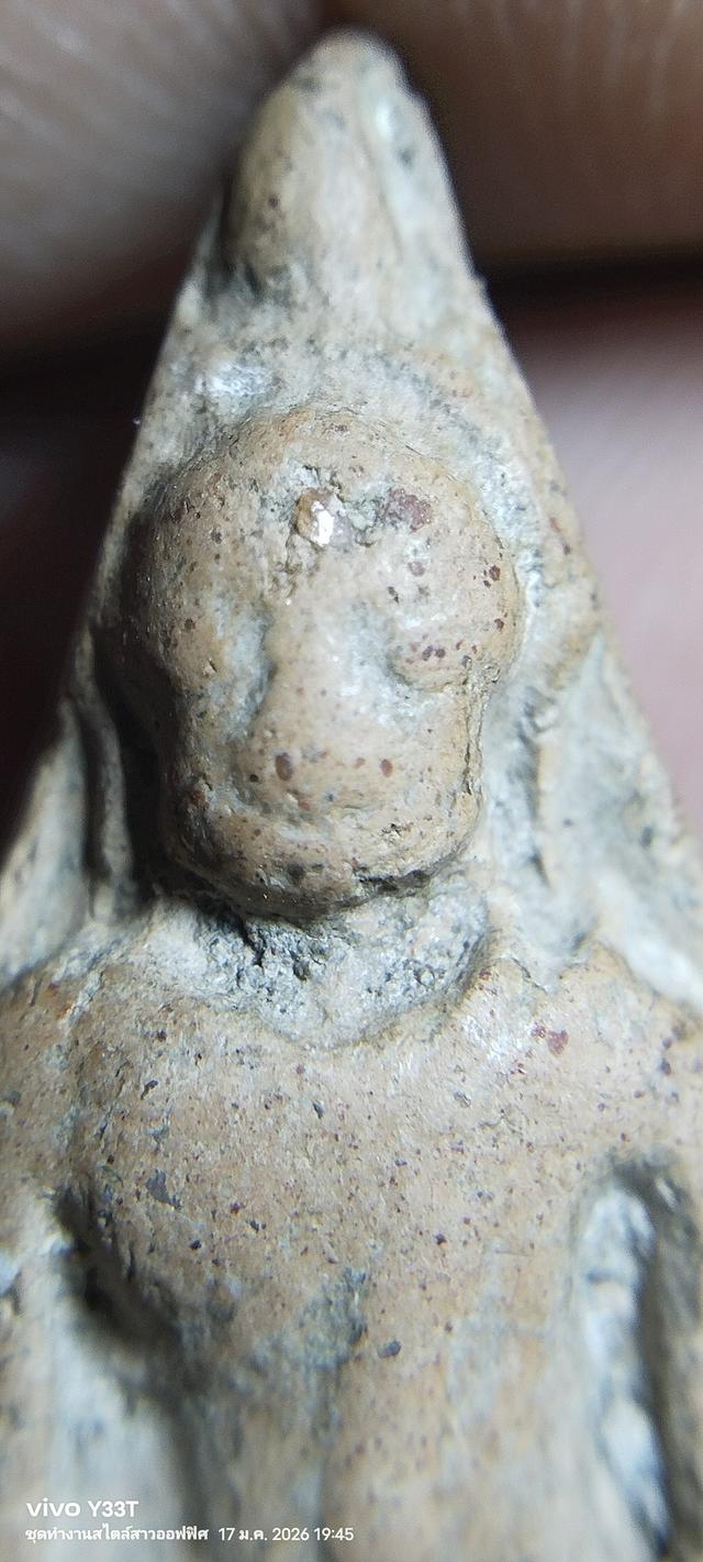 พระนางพญาเข่าโค้ง กรุกำแพงเพชร รูปที่ 19