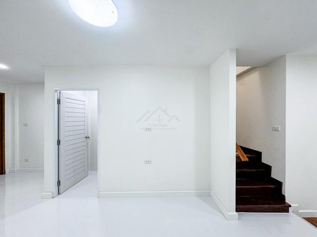 ขาย ทาวน์โฮม  Baan 84 Mansion หมู่บ้าน 84 แมนชั่น ประดิษฐ์มนูธรรมซอย 3 ทำเลดี ใกล้ทางด่วน MRT ลาดพร้าว71 รีโนเวทใหม่พร้อมอยู่  7