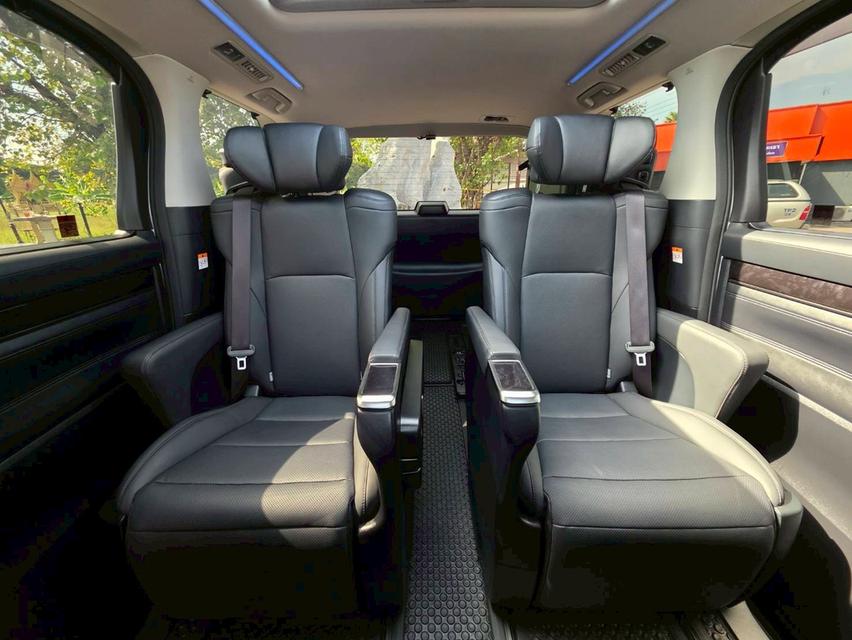 Toyota ALPHARD 2.5SC PACKAGE สีขาว ปี 2024 ไมล์ 60,000 กม. 13