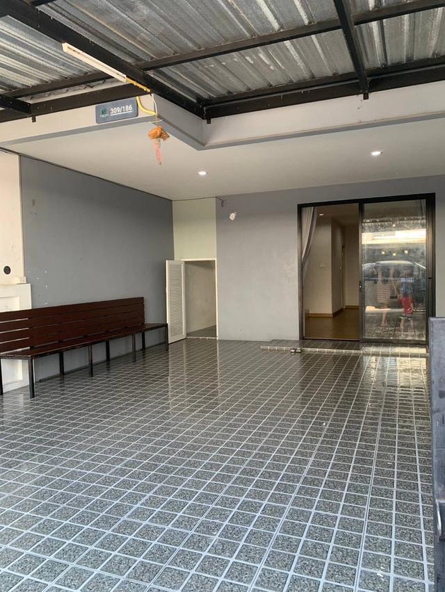 ขาย ทาวน์โฮมหลังใหญ่ หมู่บ้าน 𝐆𝐨𝐥𝐝𝐞𝐧 𝐕𝐚𝐥𝐥𝐞𝐲 ศรีราชา หมู่บ้านใหม่ เงียบสงบ สิ่งอำนวยความสะดวกครบ เดินทางสะดวก ใกล้โรงเรียนอัสสัมชัญ ศรีราชา 2