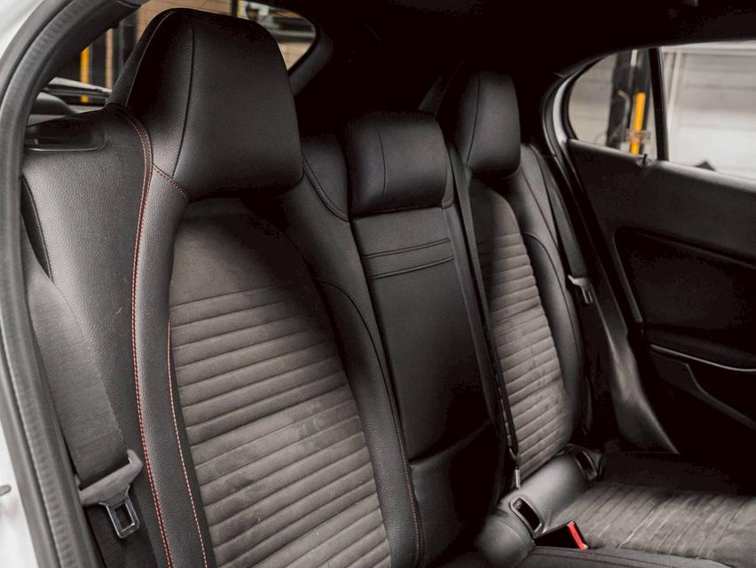 รหัสรถ 67GG8603 Mercedes Benz GLA250 AMG Dynamic 2018