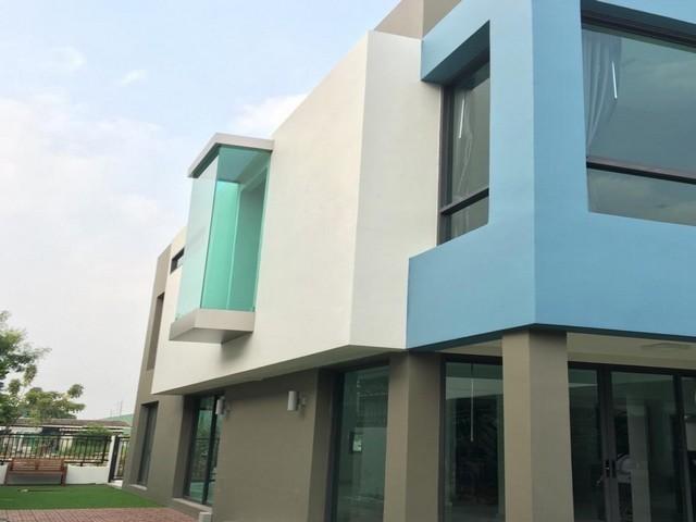 PB5462 ขายบ้านสไตล์โมเดิร์น หมู่บ้านมณียา เลียบด่วน เอกมัย-รามอินทรา ถนนประดิษฐ์มนูธรรม หลังบ้านวิวบึงน้ำ 8