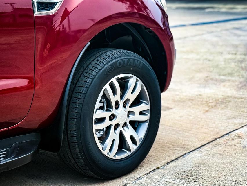 FORD EVEREST 2.2 TITANIUM 2WD 8