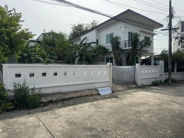 ขายที่ดิน 60 ตารางวา ซอยนวมินทร์ 26 แยก 4 หน้าที่ดินหันทิศเหนือ เหมาะสร้างบ้านพักอาศัย บรรยากาศเงียบสงบน่าอยู่ ใกล้สวนนว 2