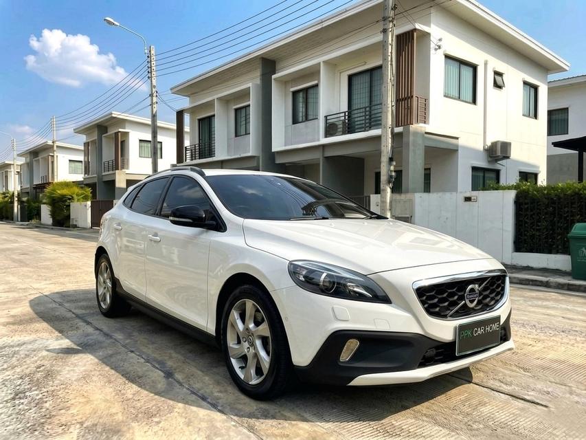 ปี2015 Volvo V40 Cross Country T5 ไมเนอร์ TOP  สภาพสวย มือเดียวป้ายแดง