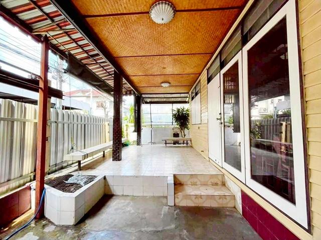 MRTอิสรภาพ 850ม. รพ.ศิริราช 2.1 กม. บ้านเช่า 3-4นอน 1น้ำ วัดดีดวด จรัญ 8-12 ทำเลฝั่งธน ใจเมือง ใกล้รถไฟฟ้า เลี้ยงสัตว์ได 7