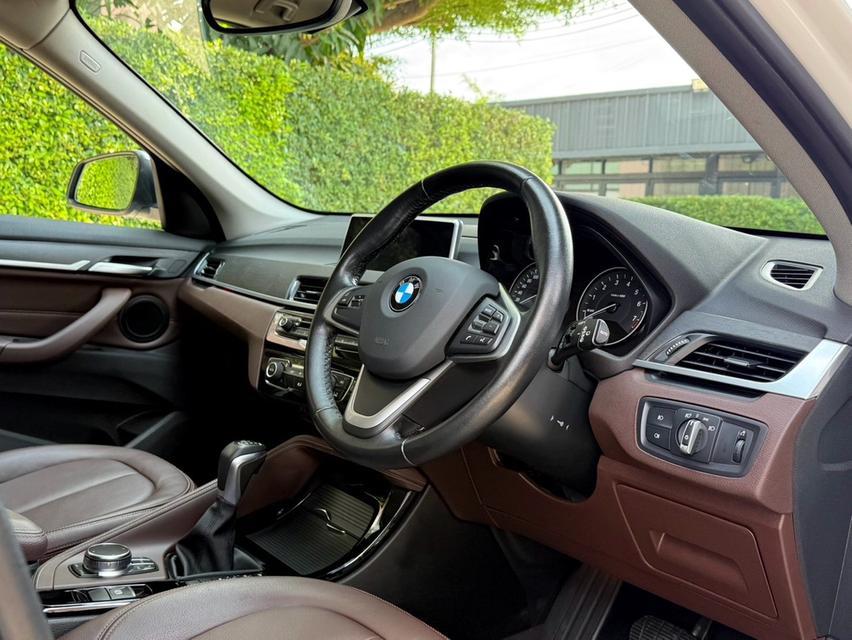 2018 BMW X1 F48  รถมือเดียวป้ายแดง รถวิ่งน้อยเพียง 70,000 กม  รถเข้าศูนย์ทุกระยะ รถไม่เคยมีอุบัติเหตุครับ รูปที่ 10