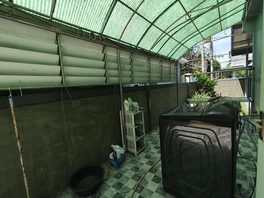 ขายบ้านเดี่ยว หลังมุม เนื้อที่ 69.4 ตรว. หมู่บ้านพฤกษลดา2 คลองสี่ ลำลูกกา ซอย2/1 ต้นๆโครงการ เข้าไม่ลึก ติดถนนพระองค์เจ้าสาย ห 12