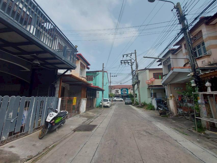 ขายบ้าน 2 ชั้น หมู่บ้านปิยวรารมย์ ไทรน้อย นนทบุรี 3