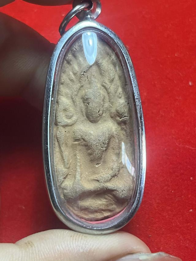 พระขุนแผนไข่ผ่าซีก หลังตอกโค๊ต พระสยามเทวาธราช หลวงพ่อเปลื้อง วัดใหม่สุวรรณภูมิ สุพรรณบุรี ปี2504 ผสมพระกรุเนื้อดินภายใน จ.สุพรรณบุรี รูปที่ 2