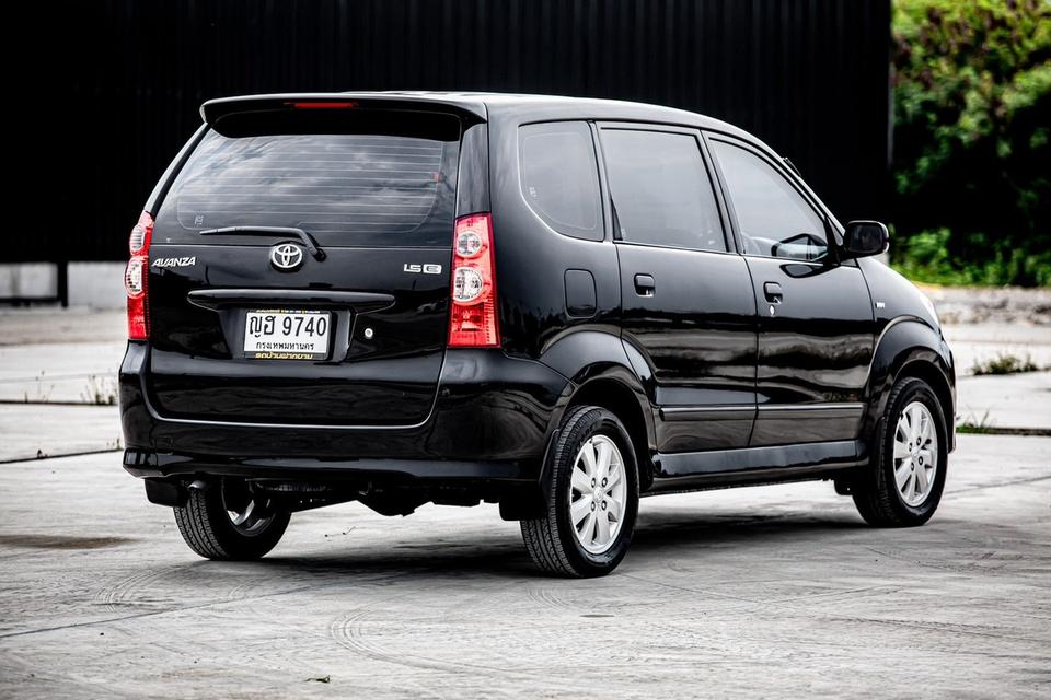 Toyota Avanza 1.5E ปี 2011 เกียร์ Auto 7 ที่นั่ง สีดำ สภาพดี 6